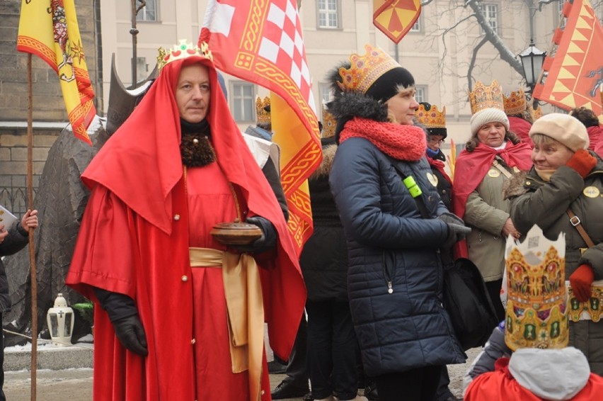Świdnica: Orszak Trzech Króli przeszedł ulicami miasta