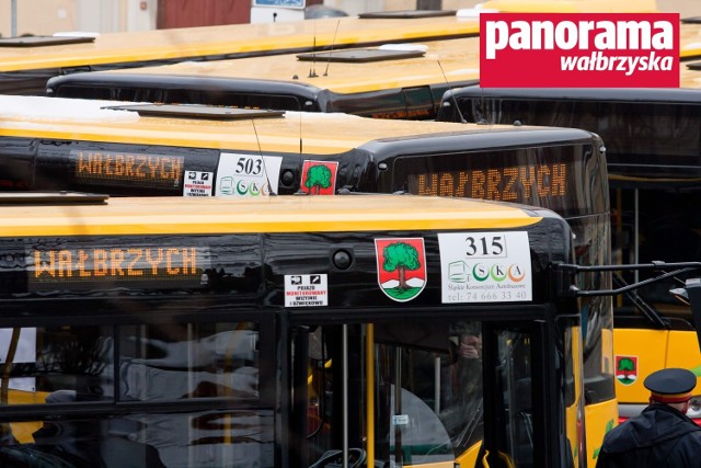 Umowa gminy Wałbrzych ze Śląskim Konsorcjum Autobusowym na świadczenie usług komunikacyjnych, została zawarta 29 grudnia 2012 r. i obowiązuje przez 10 lat