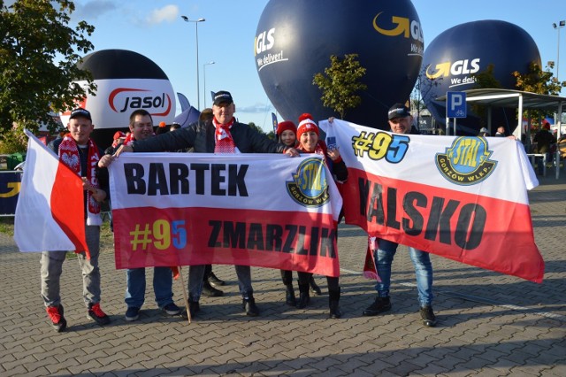 Bartosz Zmarzlik, lider truly.work Stali Gorzów zdobył tytuł mistrz świata na żużlu. W ostatnim turnieju cyklu Grand Prix na Motoarenie w Toruniu obronił przewagę, jaką wypracował sobie w poprzednich zawodach. Zobaczcie, co działo się przed decydującym turniejem. 

