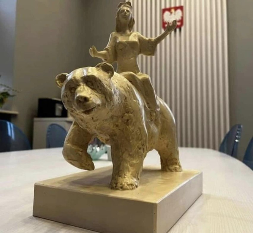 Czy tak będzie wyglądał pomnik Panny na Niedźwiedziu w Tomaszowie? Jest wstępny projekt