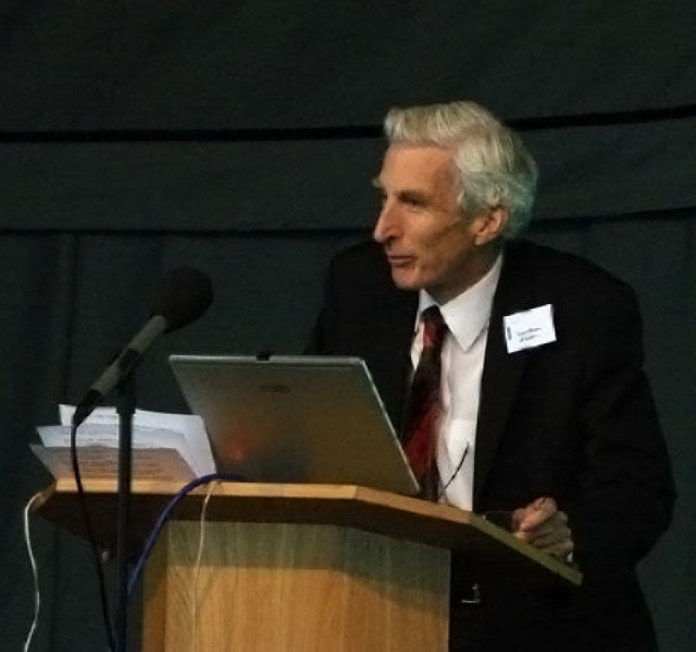 http://commons.wikimedia.org/wiki/File:Martin_Rees_at_Jodrell_Bank_in_2007.jpg // Martin Rees