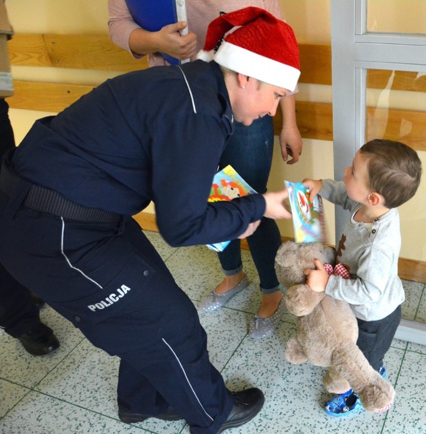 Policjanci Wydziału Prewencji Komendy Wojewódzkiej Policji w...