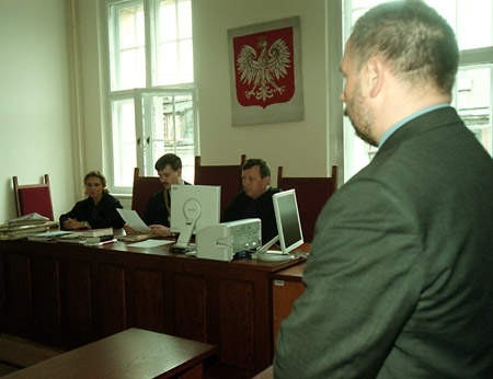 Wczoraj katowicki sąd zdecydował, że Zbigniew T. może nadal pracować w prokuraturze.
