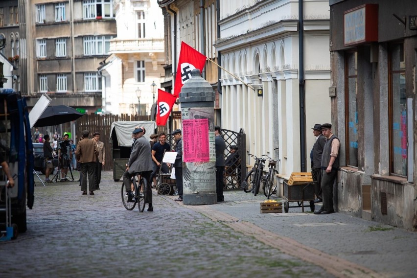 „Wojenne dziewczyny" są kręcony w Bielsku-Białej - zobacz ZDJĘCIA. Ulice zmieniły się w plan filmowy