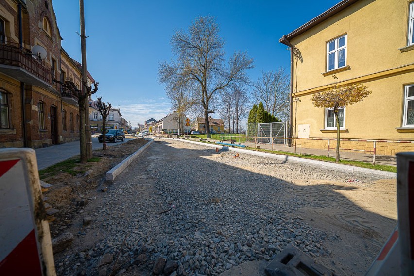 Nowy Sącz. Rondo przy ul. Kunegundy już jest. Praca nadal trwa [ZDJĘCIA]