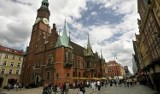 Rządowa agencja chce się sądzić z Wrocławiem o ponad 100 mln zł. Chodzi o działki pod cmentarze