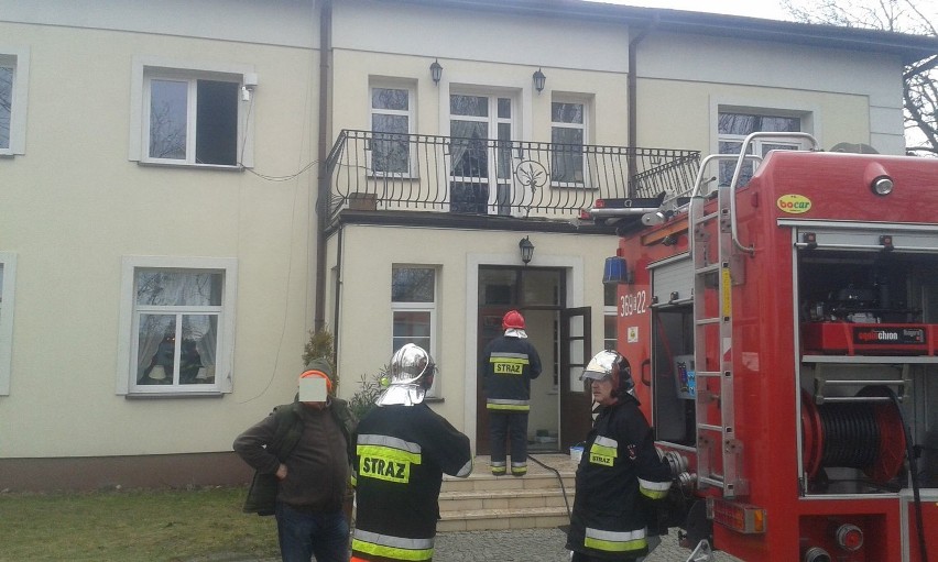 Pożar w Jasionnej w gminie Bolimów wybuchł w czwartek, 2...