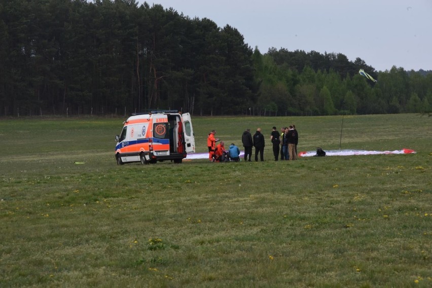 Paralotniarz miał poważny wypadek na lotnisku pod Wrocławiem