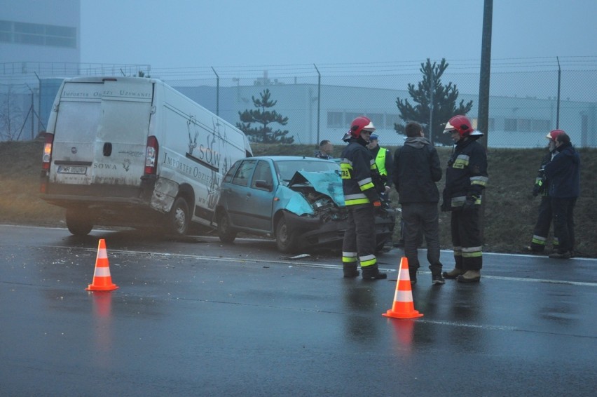 Wypadek: na obwodnicy Śremu zderzyły się dwa auta