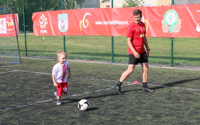 Prawie 200 młodych pasjonatów piłki nożnej z Międzyrzecza i...