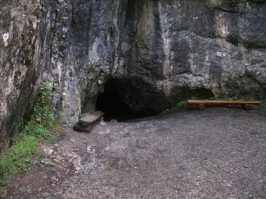 Jaskinia Dziura...