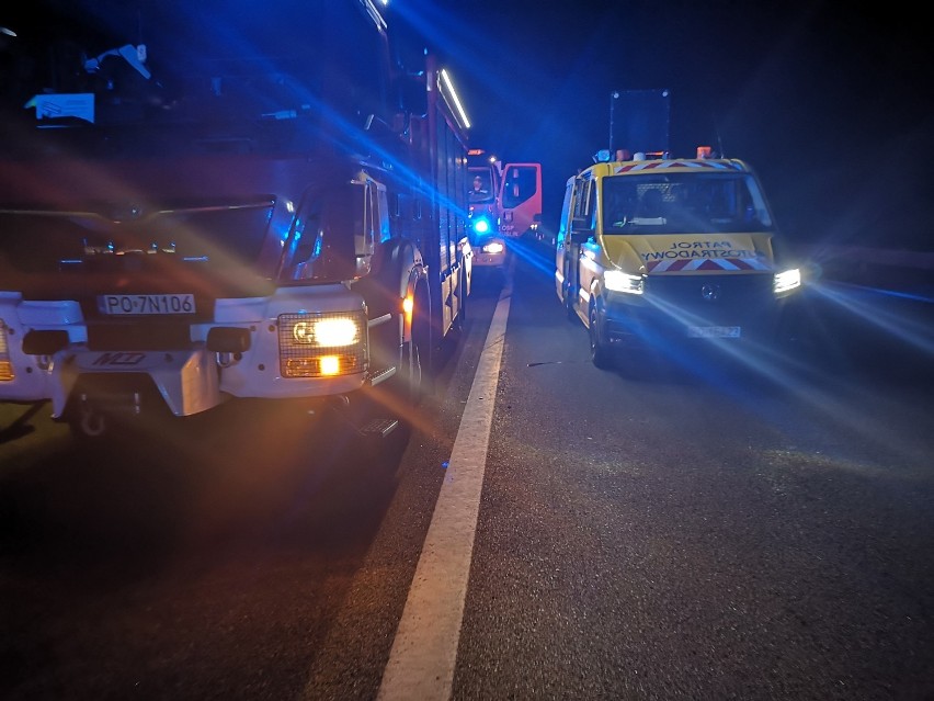 Nocny wypadek na autostradzie A2 pod Wąsowem [ZDJĘCIA]
