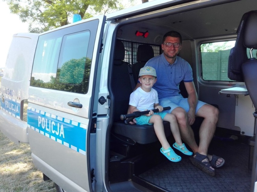 Policja w Chodzieży wykorzystuje lokalne imprezy, by mówić o bezpieczeństwie [FOTO]