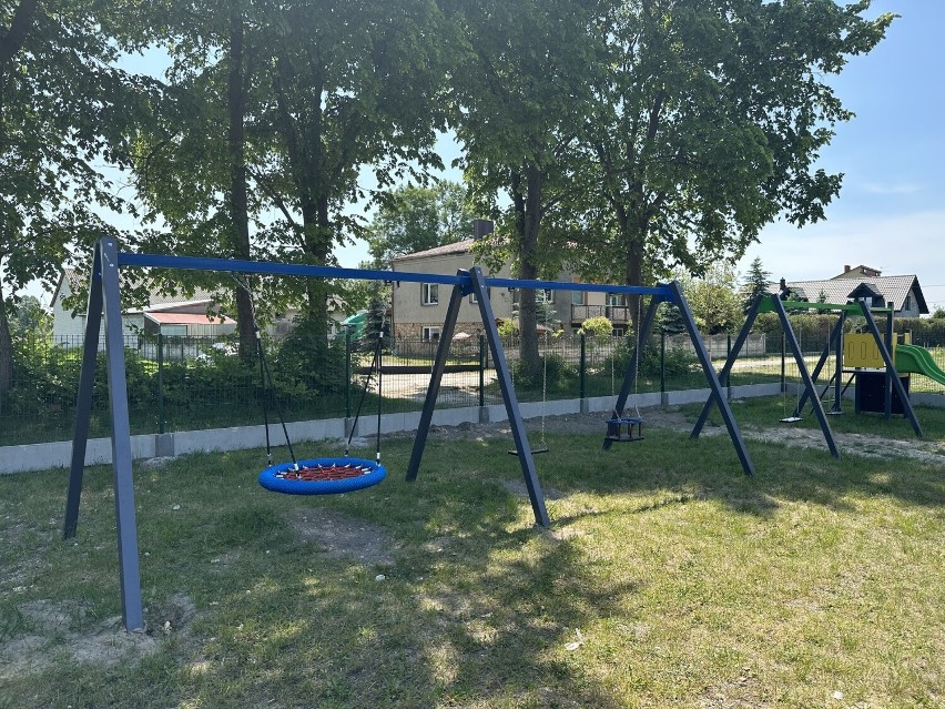 Na budowę nowego placu zabaw w Pukarzowie gmina Żytno...