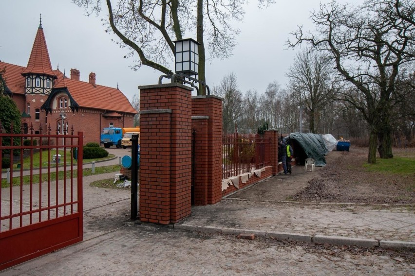 Remont ogrodzenia to element prac związanych z renowacją i...