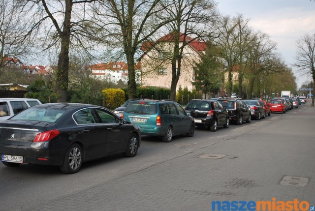 Miasto Leszno zleciło wykonanie projektów remontu ulic Niepodległości i Mickiewicza. Takich korków ma już nie być.