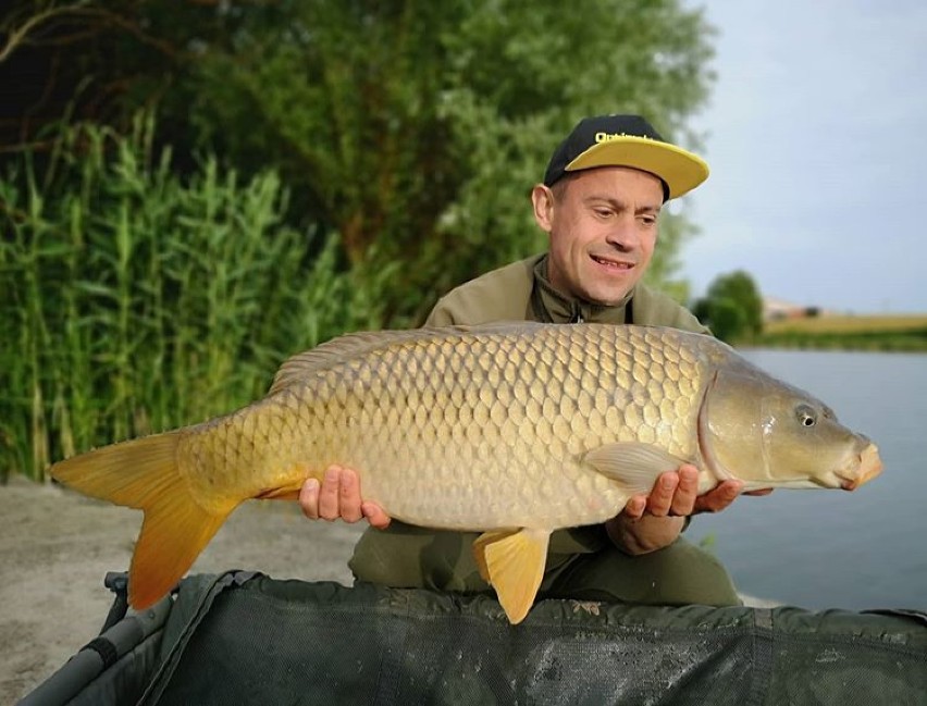 Karpie na święta? Nie, dużo lepsze są te na wolności. Na czym polega wędkarstwo karpiowe?