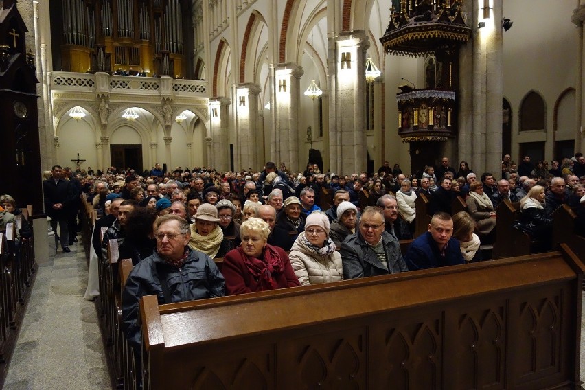 Pasterkę w katedrze łódzkiej poprowadzi abp Marek...