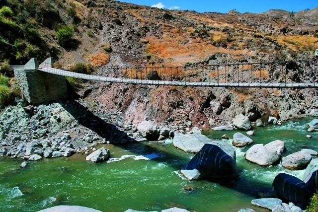 KONKURS. Wygraj książkę &quot;W uścisku żywiołów. El Condor Rio Colca&quot;. Relacja z podróży do Peru ZDJĘCIA