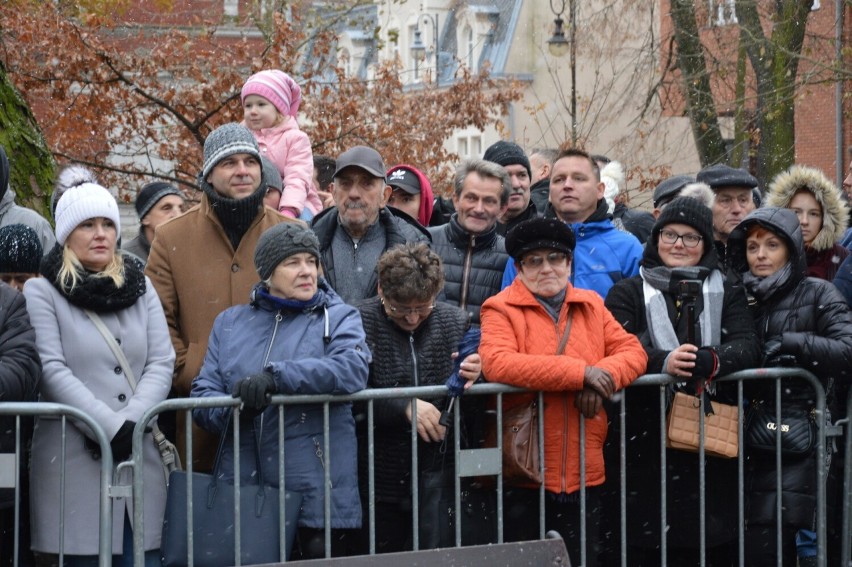 Służby dobrowolnej zasadniczej wojskowej podjęło się ponad...