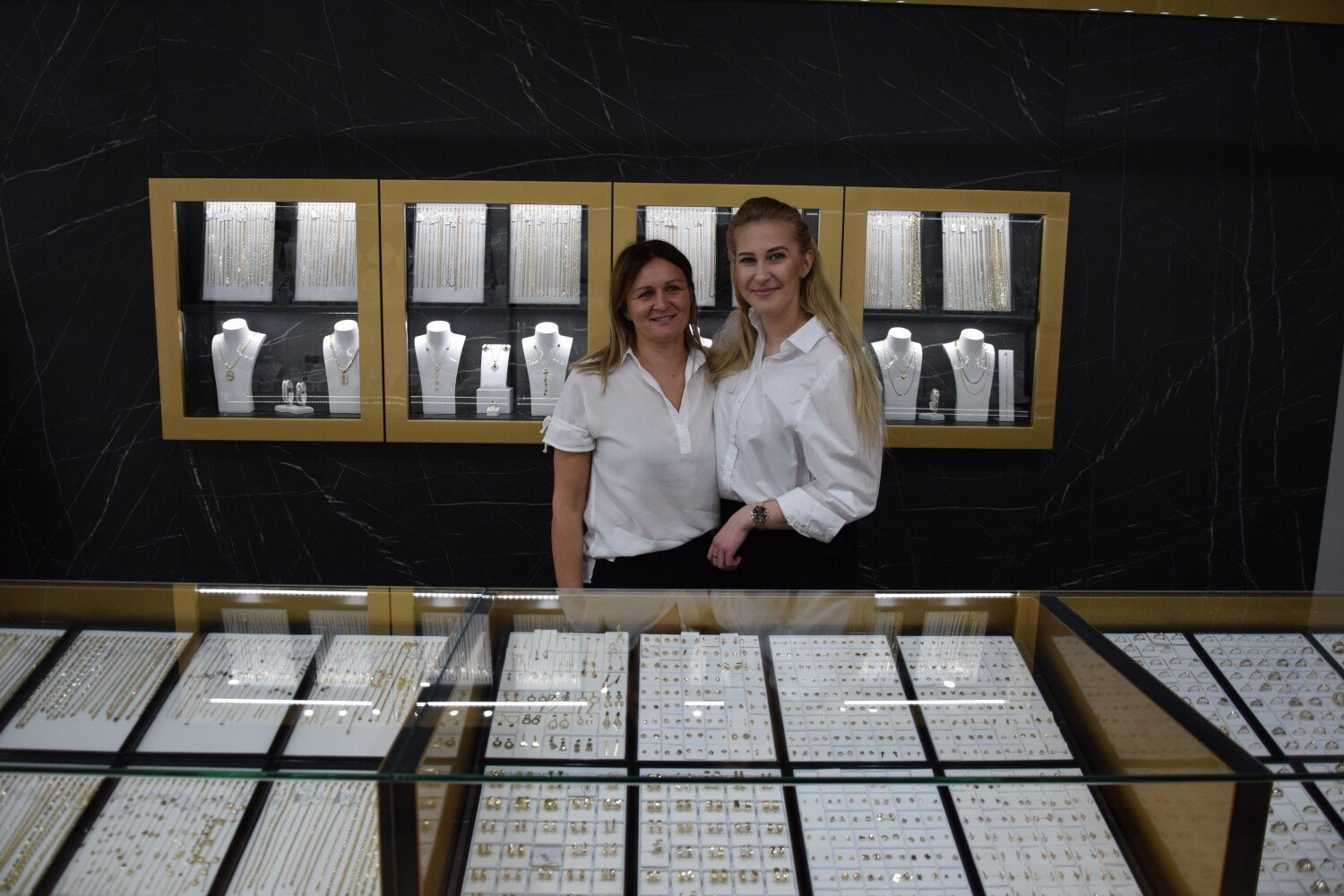 Otwarcie nowych sklepów w Centrum Handlowym Lilia w Wieluniu. Jubiler Ebis  i Tatuum zapraszają FOTO | Wieluń Nasze Miasto