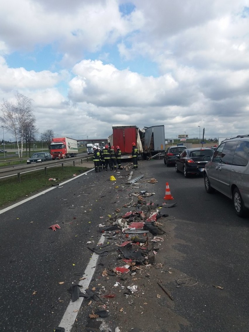 Wypadek na DK 1 pod Częstochową. Droga w kierunku Warszawy zablokowana