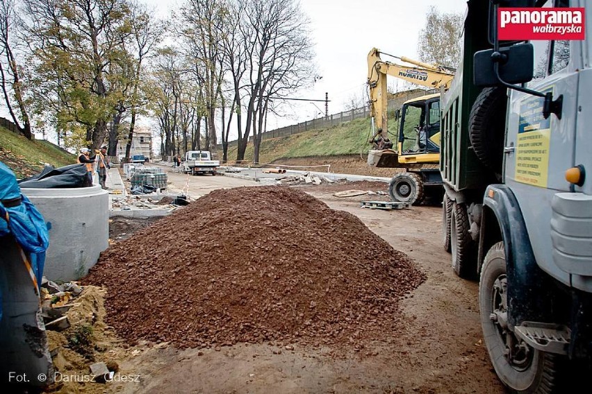 Wałbrzych: Zmiany na placu budowy wokół dworca Szczawienko  
