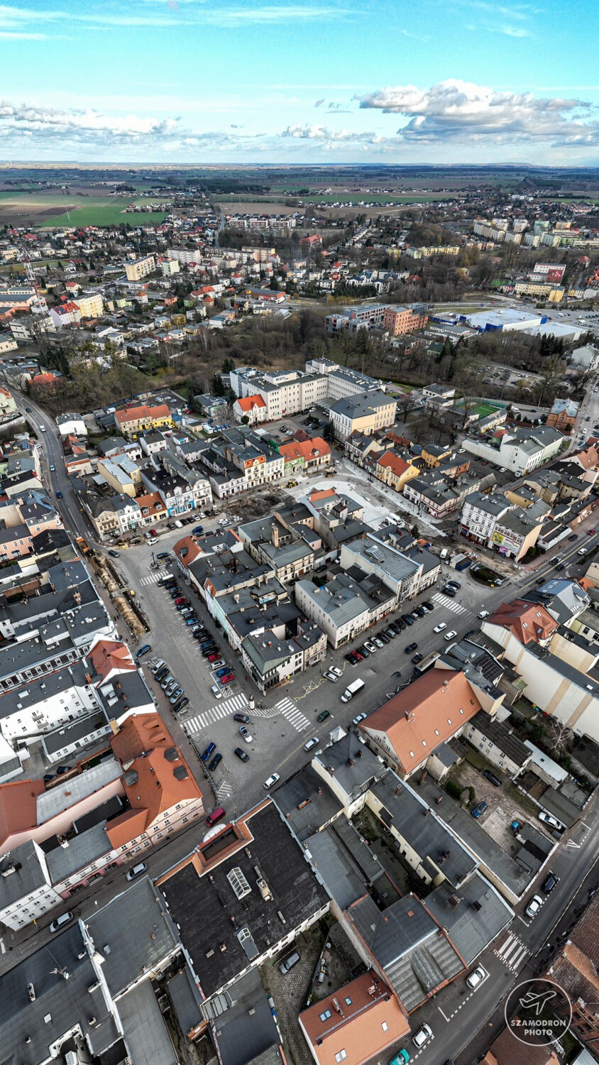 Rewitalizacja Rynku w Szamotułach. Jak przebudowywana starówka wygląda z lotu ptaka?