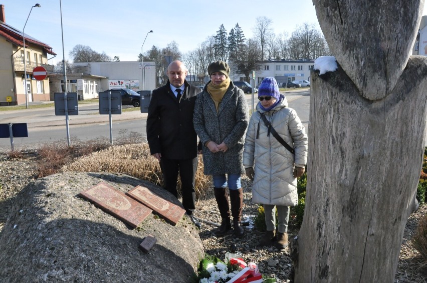 Przedstawiciele samorządu i lokalnych stowarzyszeń uczcili...