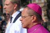 Arcybiskup Grzegorz Ryś przedłużył dyspensę od udziału w niedzielnych mszach św. Do kiedy?