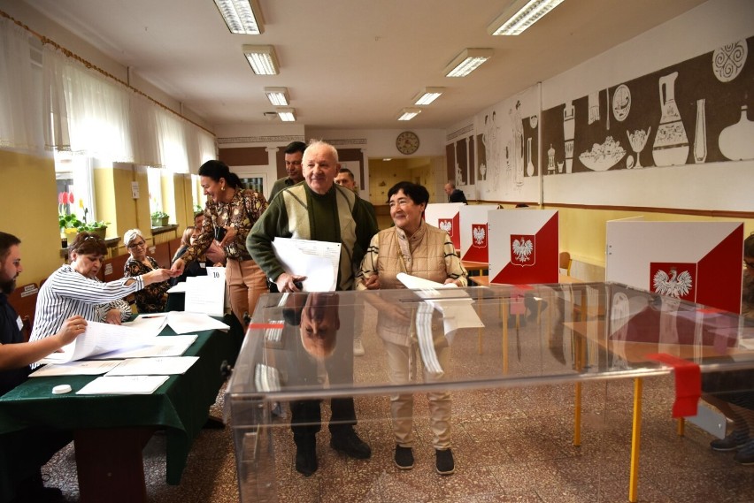 Wybory samorządowe 2024 - głosowanie w Sławnie