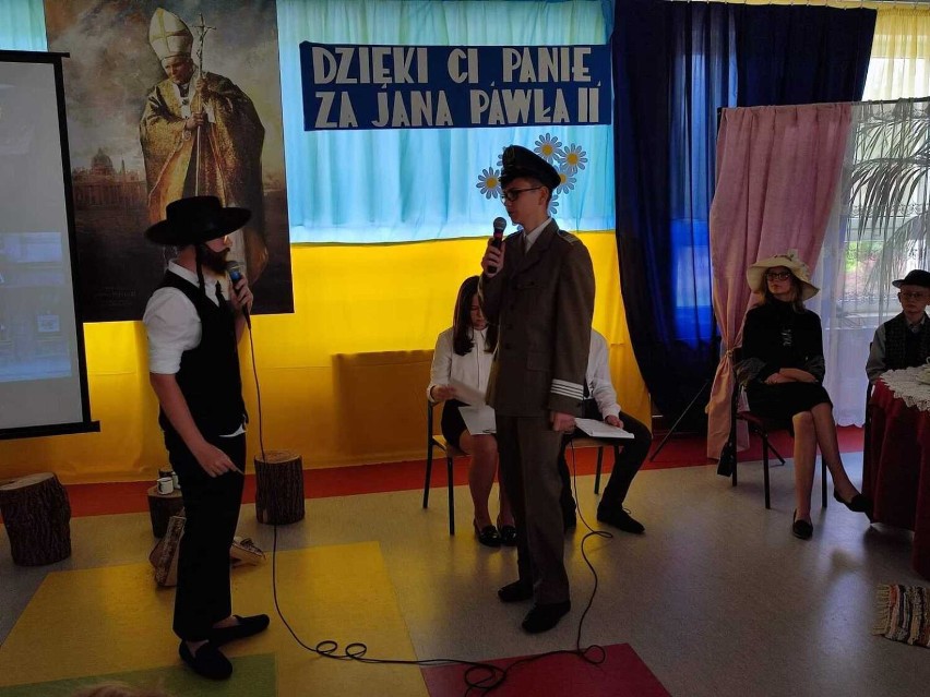 Święto Patrona w Publicznej Szkole Podstawowej w Kamieńsku. ZDJĘCIA
