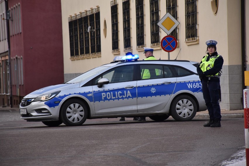 Policja w Sławnie kontroluje kierowców w różnych rejonach p. sławieńskiego