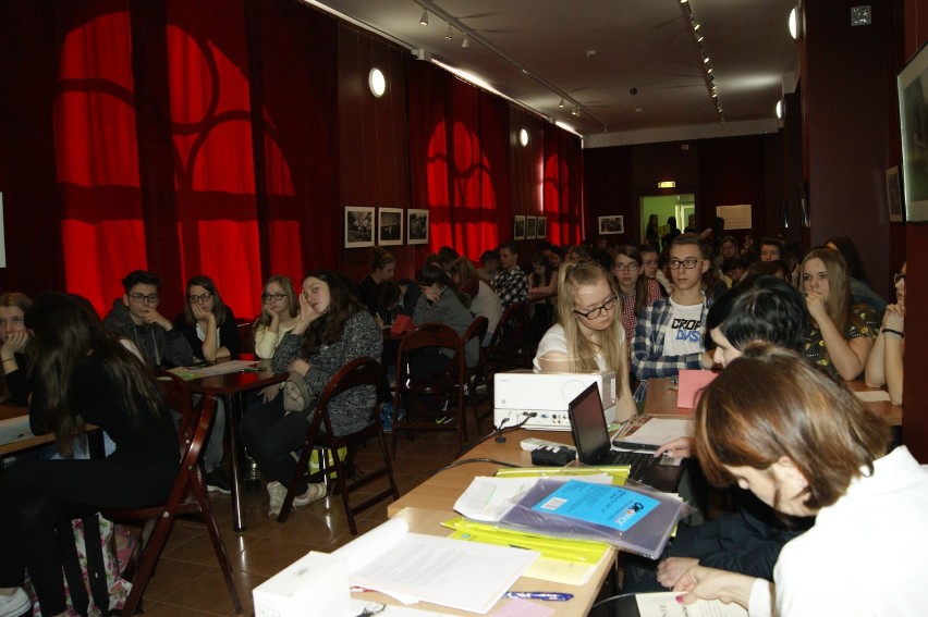 Warsztaty lingwistyczne i wykład w Muzeum Regionalnym w Radomsku