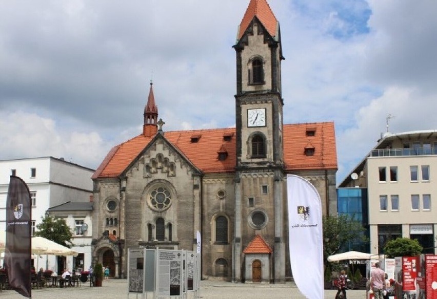 Wzniesiony w 1780 r. na Rynku w Tarnowskich Górach przez...