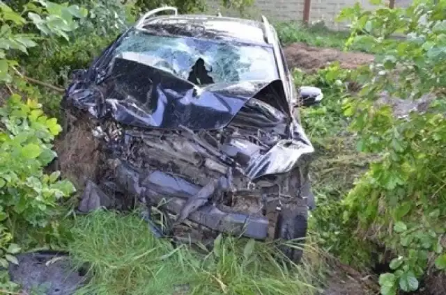 Tragiczny bilans weekendu na drogach powiatu wyszkowskiego. Wypadek w Łosinnie