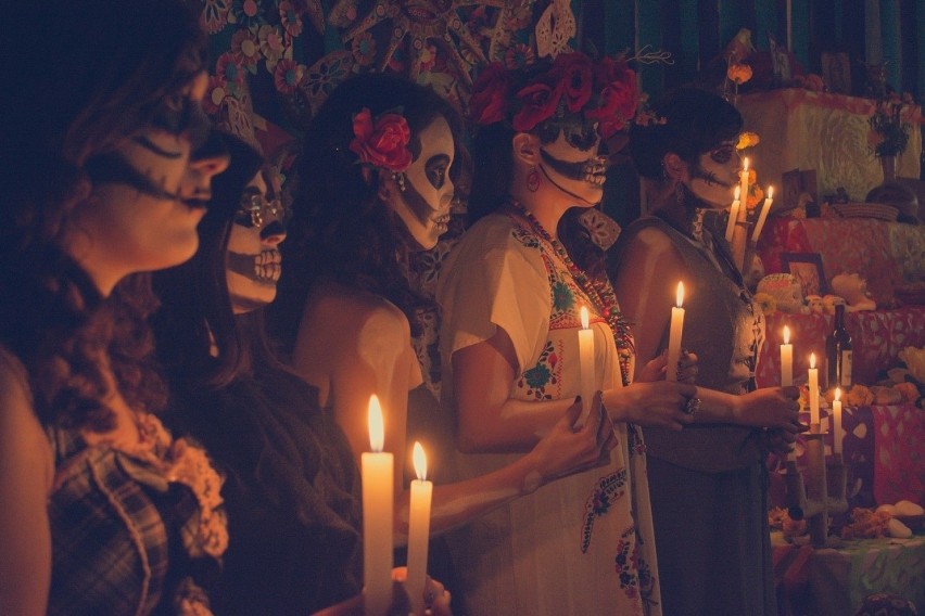 W Meksyku 1. listopada obchodzone jest Día de Muertos, czyli...