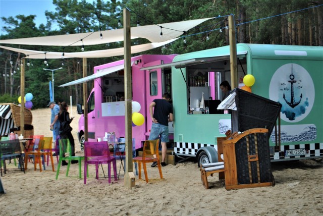 Ruszył punkt gastronomiczny na plaży w Karpicku