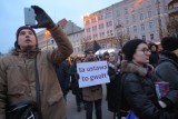 Demonstracja w obronie praw kobiet w Poznaniu. "Jesteśmy wkur...ne" na placu Wolności [ZDJĘCIA]