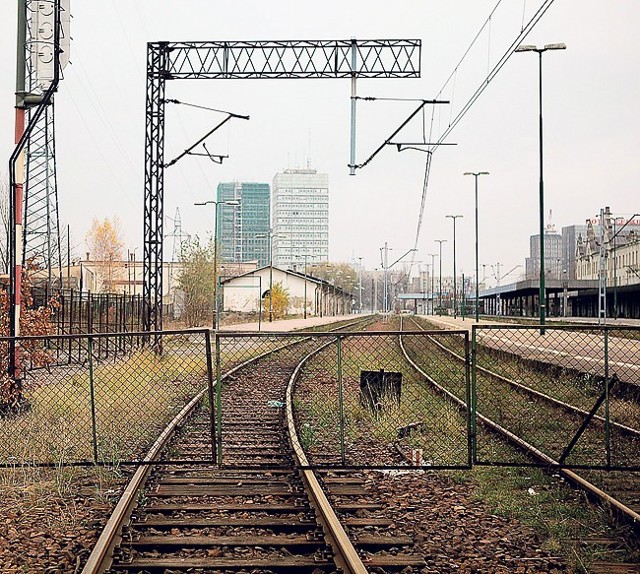 Tory na Fabrycznym już za barierką