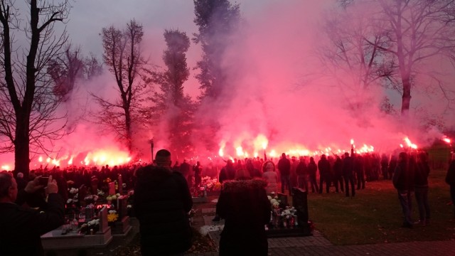 W Przyszowicach pochowano 26-latka, który został skatowany przez grupę pseudokibiców