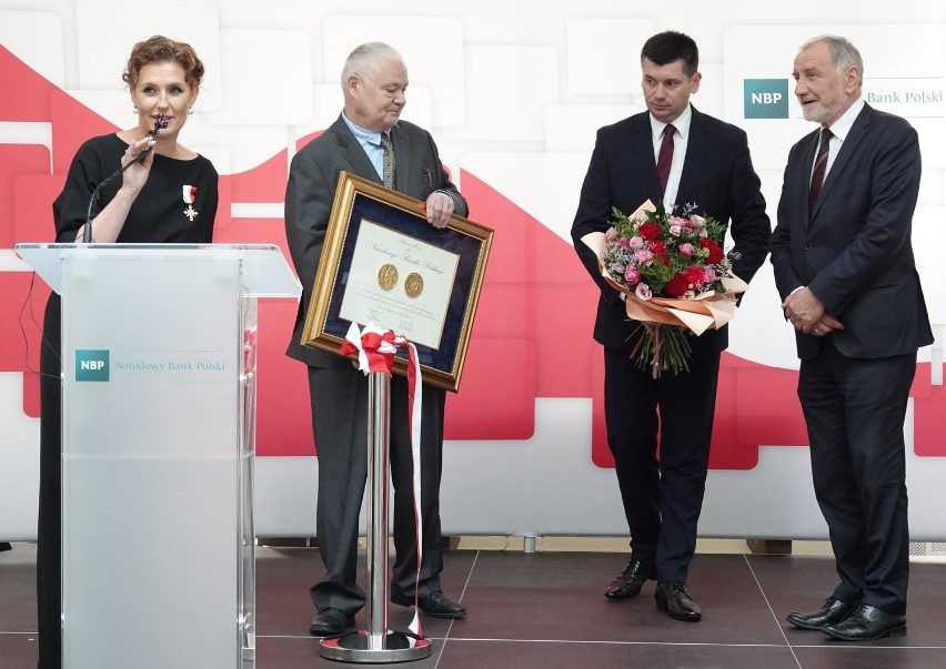 Nagrodę „Polonia Minor”, przyznaną Narodowemu Bankowi...