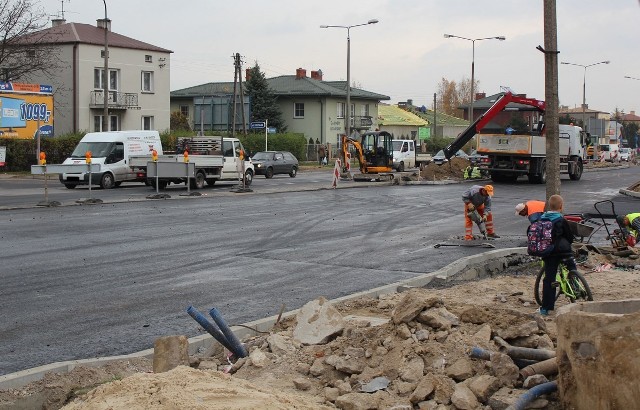 Chełm. Trwa remont ul. Rejowieckiej. Od wtorku kierowców czekają kolejne utrudnienia.