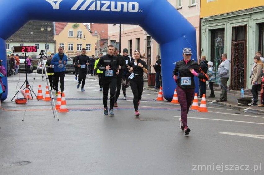 Bieg "Drezdenecka dycha" już za nami. Na starcie pojawiło się ok. 500 amatorów tego sportu (ZDJĘCIA)