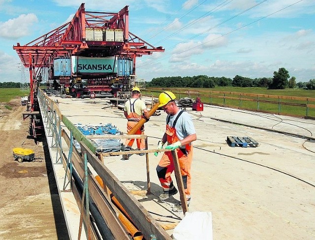 Budowa 10 metrów mostu tygodniowo. Tyle zadeklarowała szwedzka firma Skanska