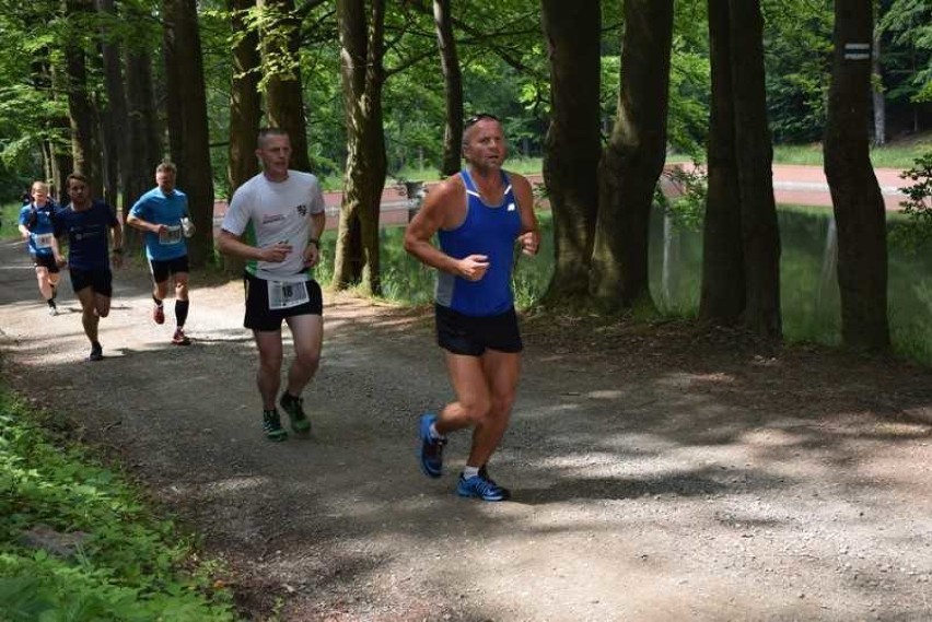 Stu trzydziestu biegaczy wystartowało w III Półmaratonie Szlakiem Riese w Głuszycy