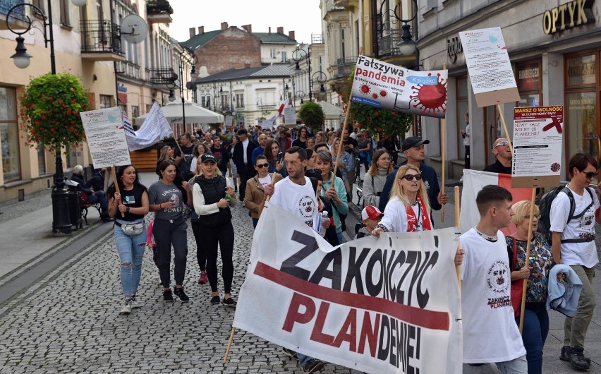 Ulicami Nowego Sącza przeszedł „Marsz o wolność”  pod hasłem...