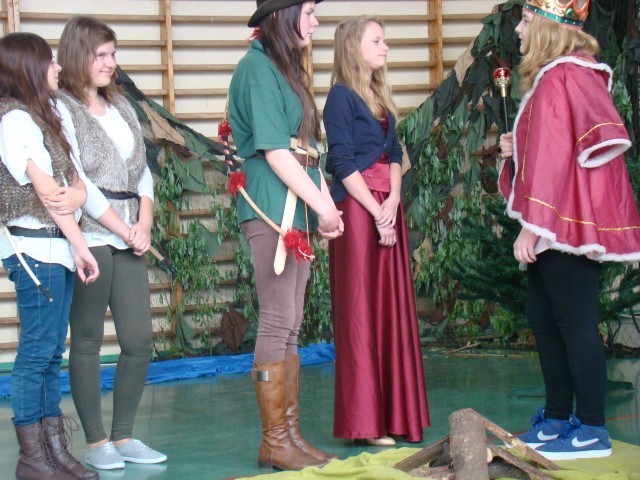 Spektakl Robin Hood w nowodworskim Gimnazjum nr 1