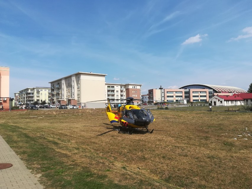 Śmigłowiec LPR lądował między blokami na osiedlu Dobrzec w Kaliszu [FOTO]