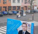 Plakaty na przyczepkach. Wybory 2014: kampania w Pucku - ZDJĘCIA, WIDEO
